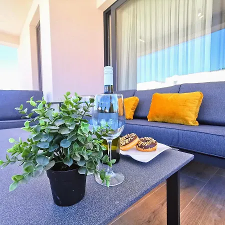 Diva With Heated Pool Apartman Trogir