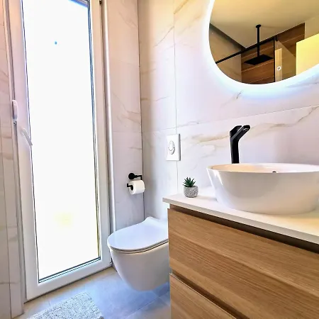 Diva With Heated Pool * Trogir